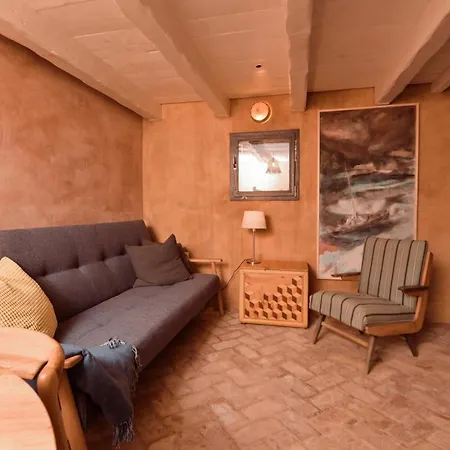 Heritage Stonehouse Jure