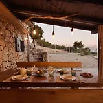 Heritage Stonehouse Jure Holiday home *