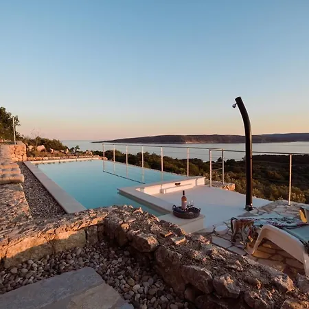 Heritage Stonehouse Jure * Vrh (Krk)