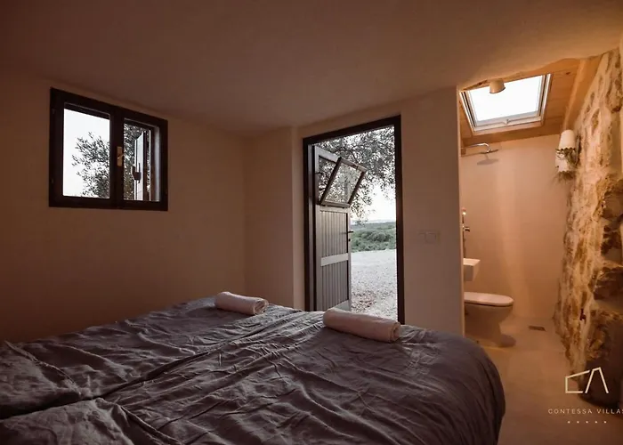 Heritage Stonehouse Jure Case de vacanță